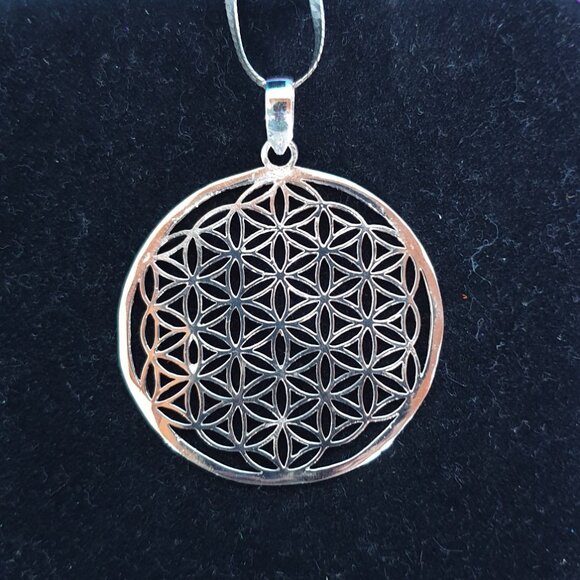 Vintage Sterling Silver “Flower of Life” Pendant with Herringbone Chain Necklace - Picture 4 of 13